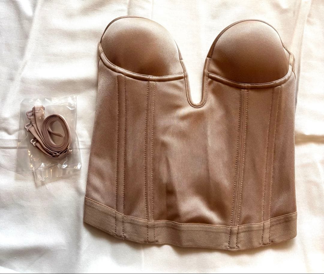 【美品】C65 ラビーナLa Venus ブライダルインナー (ストラップ付き)