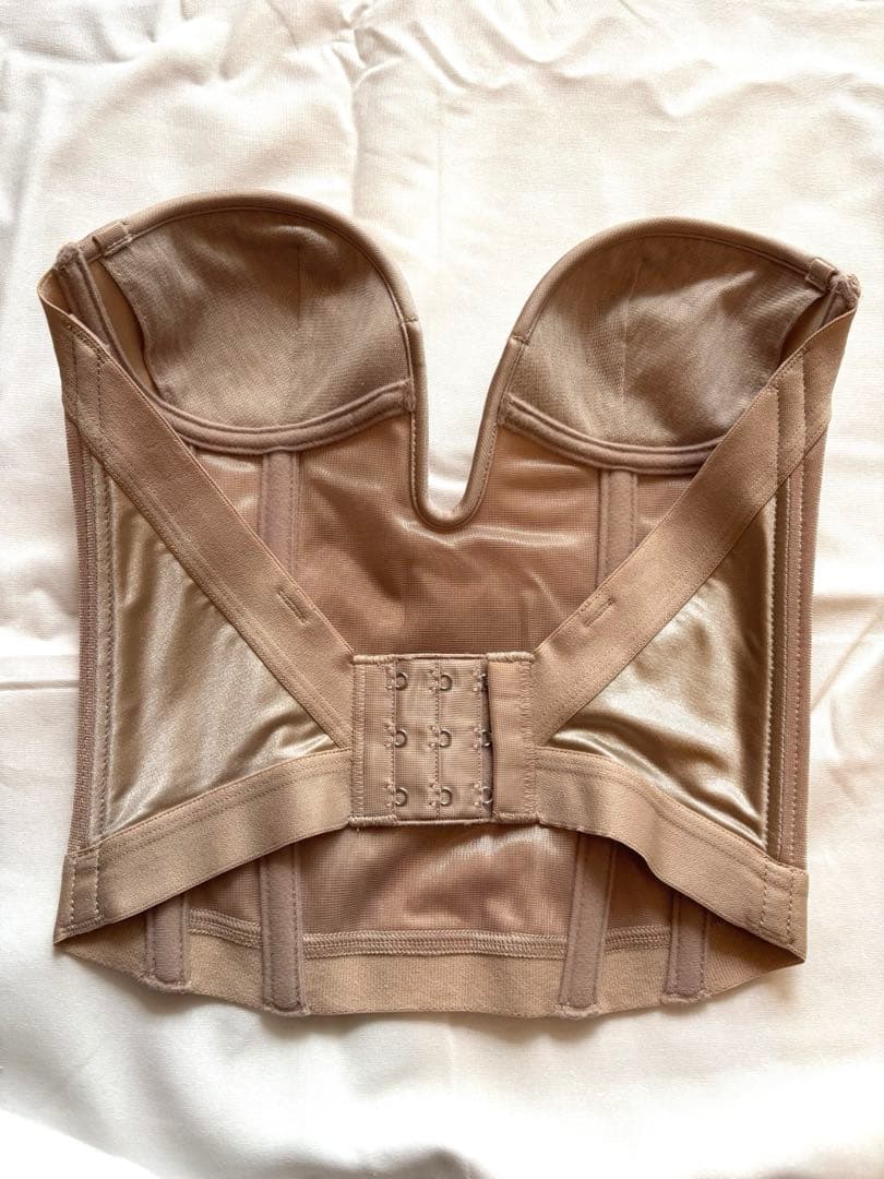 【美品】C65 ラビーナLa Venus ブライダルインナー (ストラップ付き)