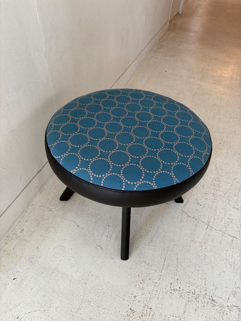 ミナペルホネン“タンバリン／本革で設えたスツール②”