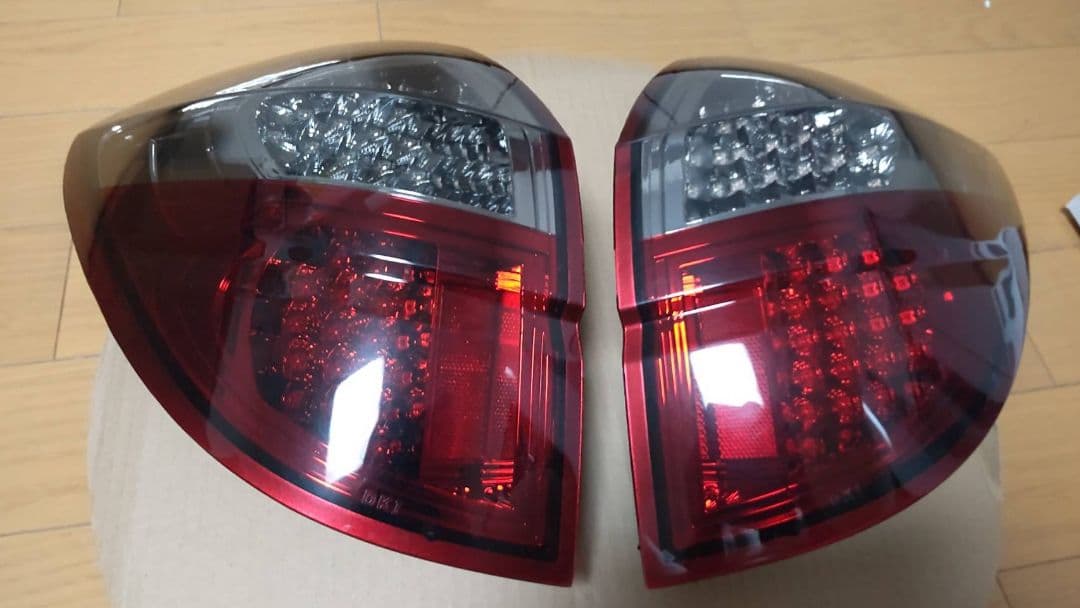BP5レガシィワゴン.DKI .フルLEDレッドスモークテールランプ.ジャンク品
