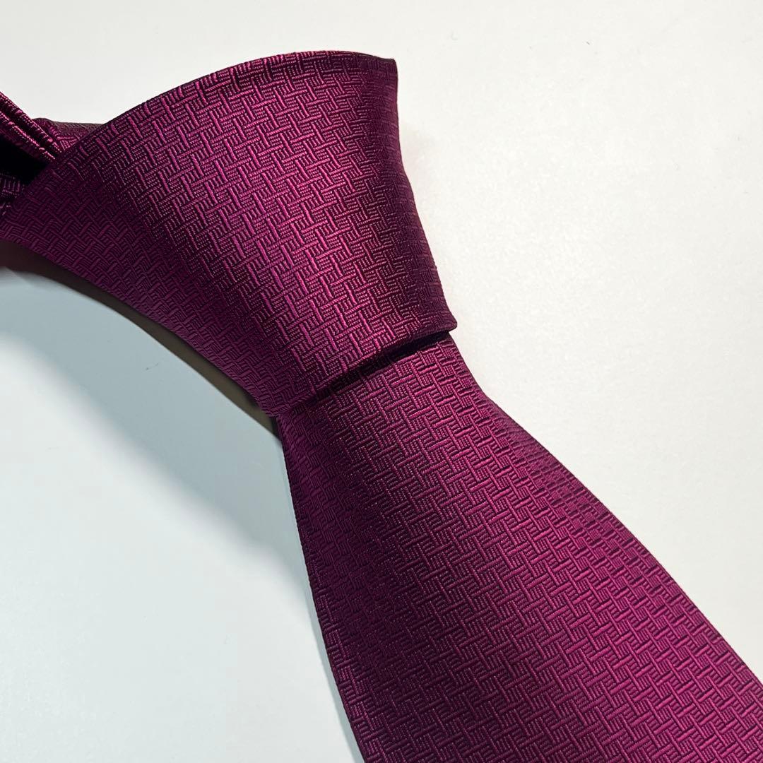 希少✨美品✨HERMES エルメス　ネクタイ　Hモチーフ　アレンジ ロゴ