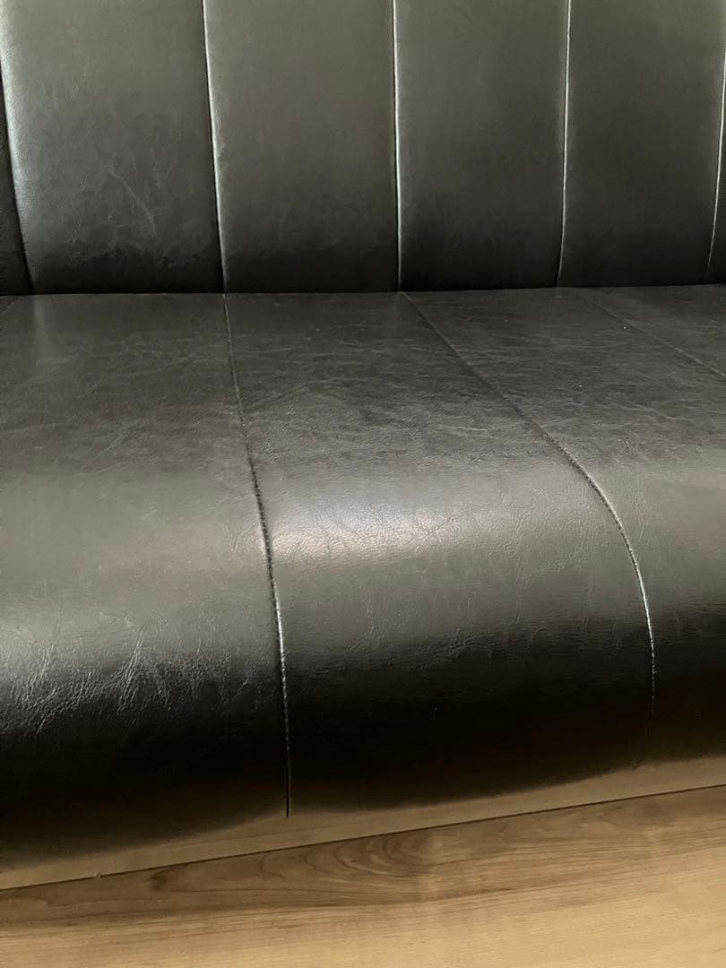 ブラックレザー2人掛けソファ