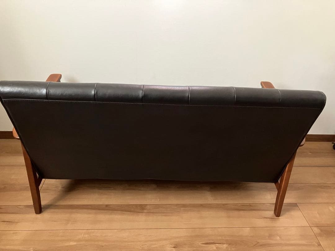 ブラックレザー2人掛けソファ