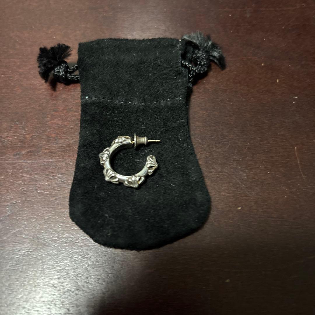 クロムハーツ　クロス　ピアス(片耳用) ポーチ付き