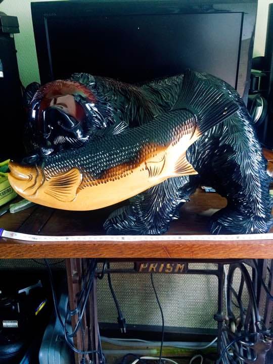 熊 クマ　木彫り　大きい　8.9㎏　木製　置物　彫刻 民芸品 郷土玩具 木工芸