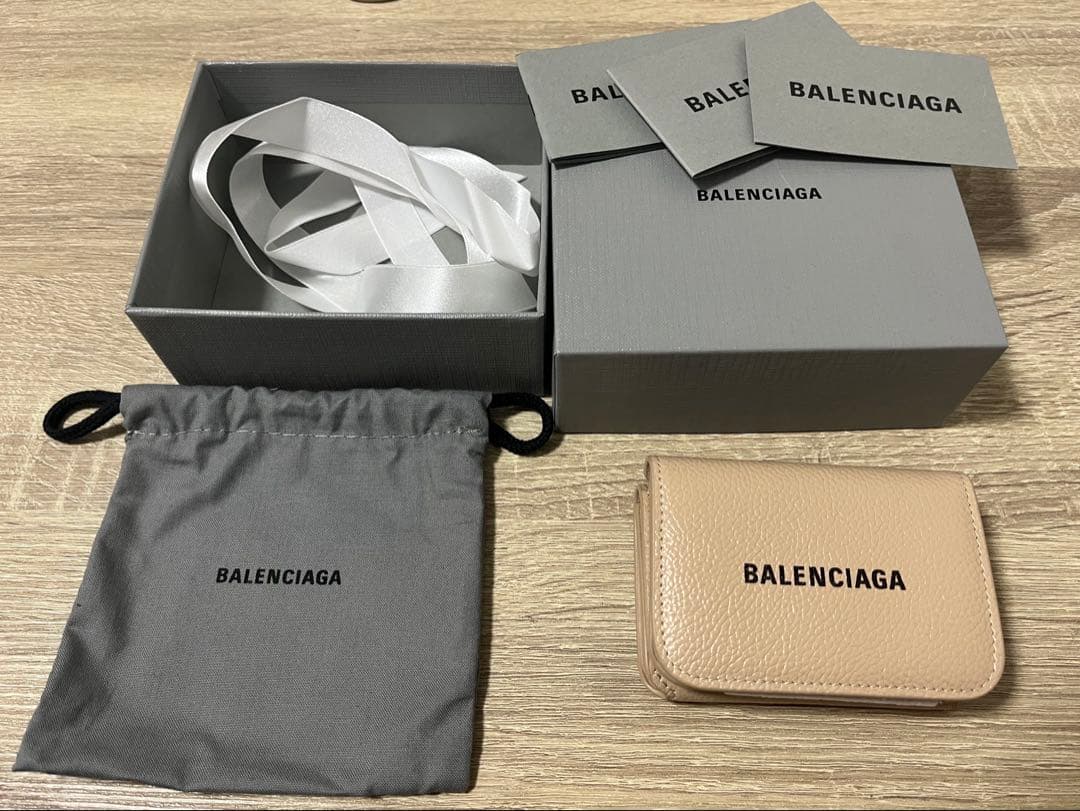 BALENCIAGA ベージュ 三つ折り財布