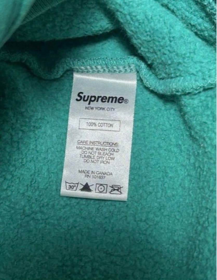 Supreme Vampirella シュプリーム　ヴァンパイア パーカー