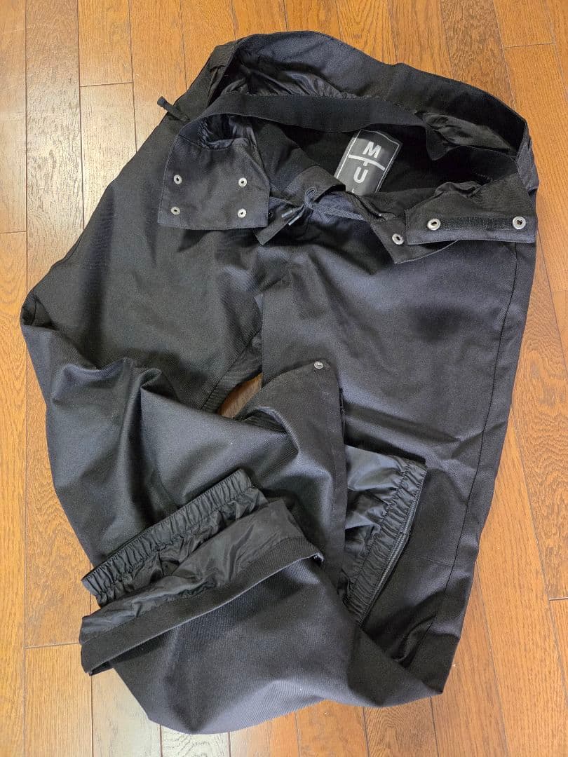 スノーボードウェア上下　MTU67 新品未使 Lサイズ