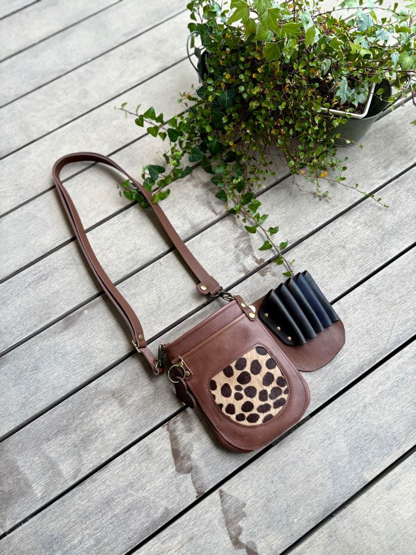 牛革ブラウン、ハラコダルメシアンのポシェットシザーケース