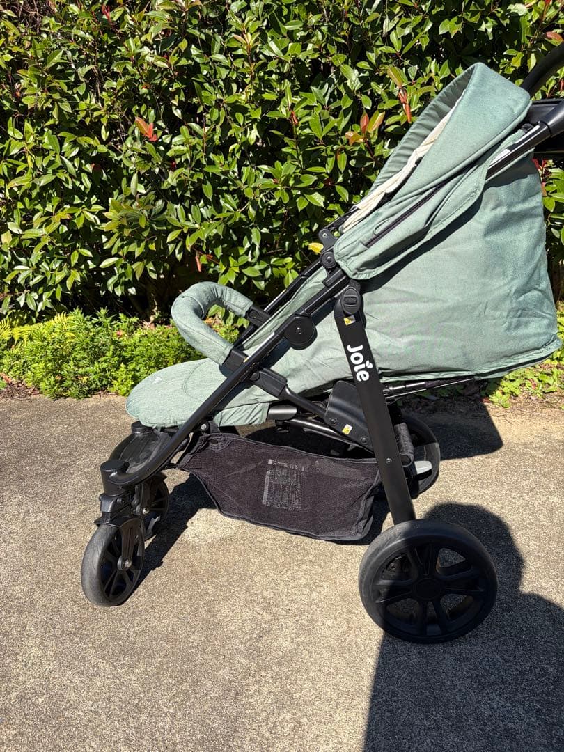 美品♪ Joie ベビーカー ライトトラックス4 グリーン KATOJI