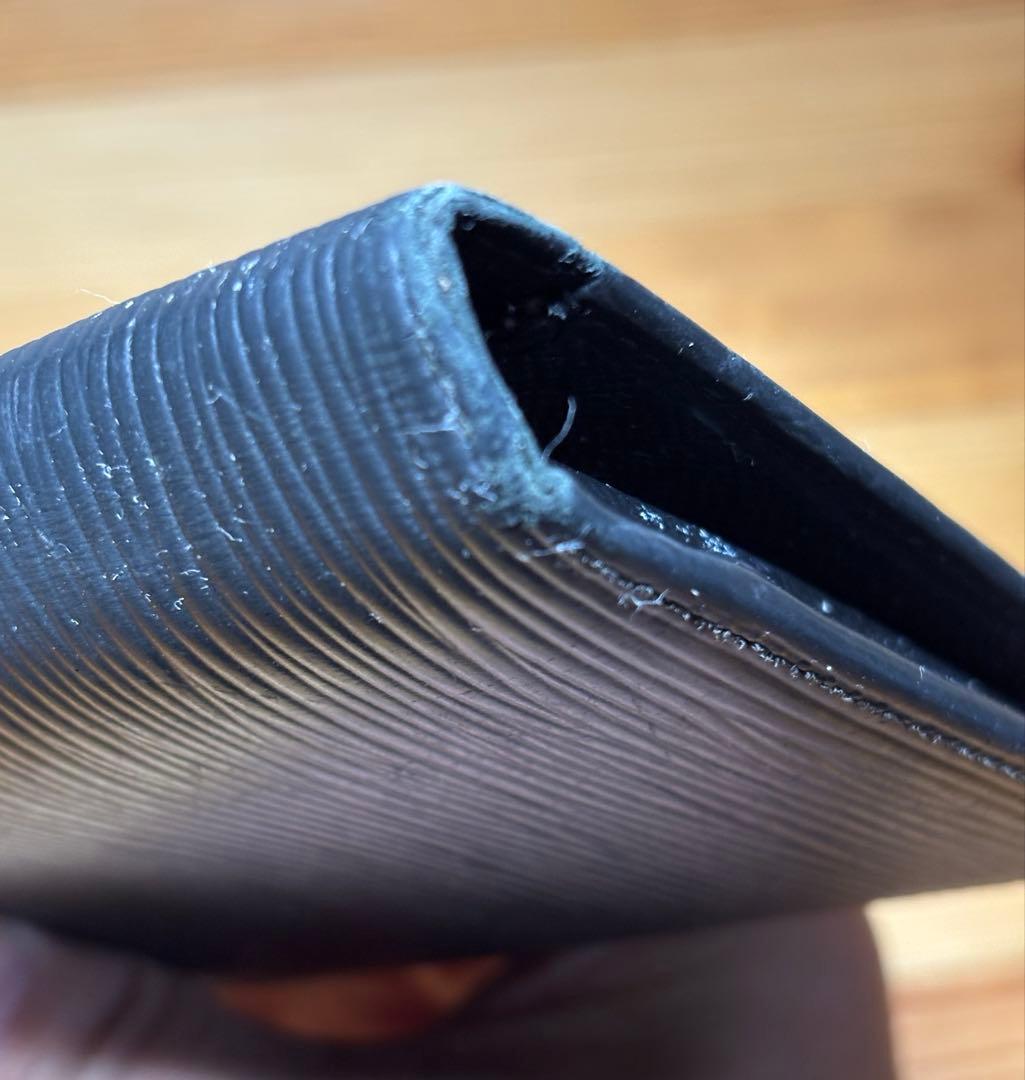 ルイヴィトン エピ ポルトフォイユ・ブラザ ノワール ブラック　長財布