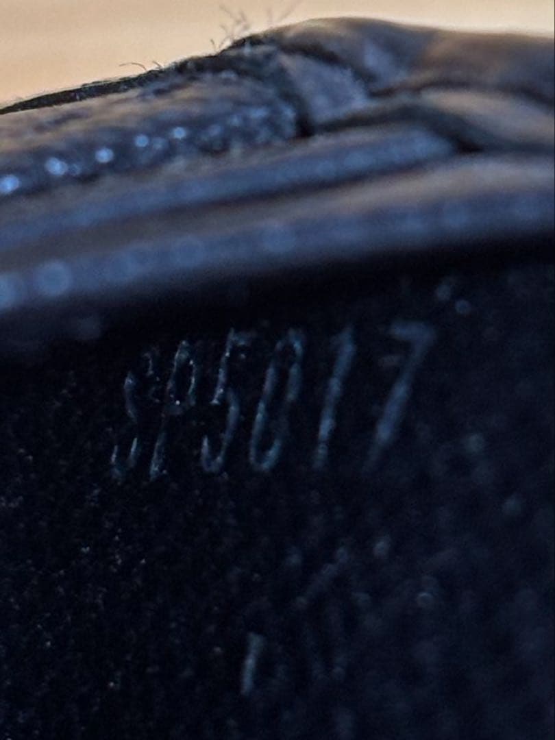 ルイヴィトン エピ ポルトフォイユ・ブラザ ノワール ブラック　長財布