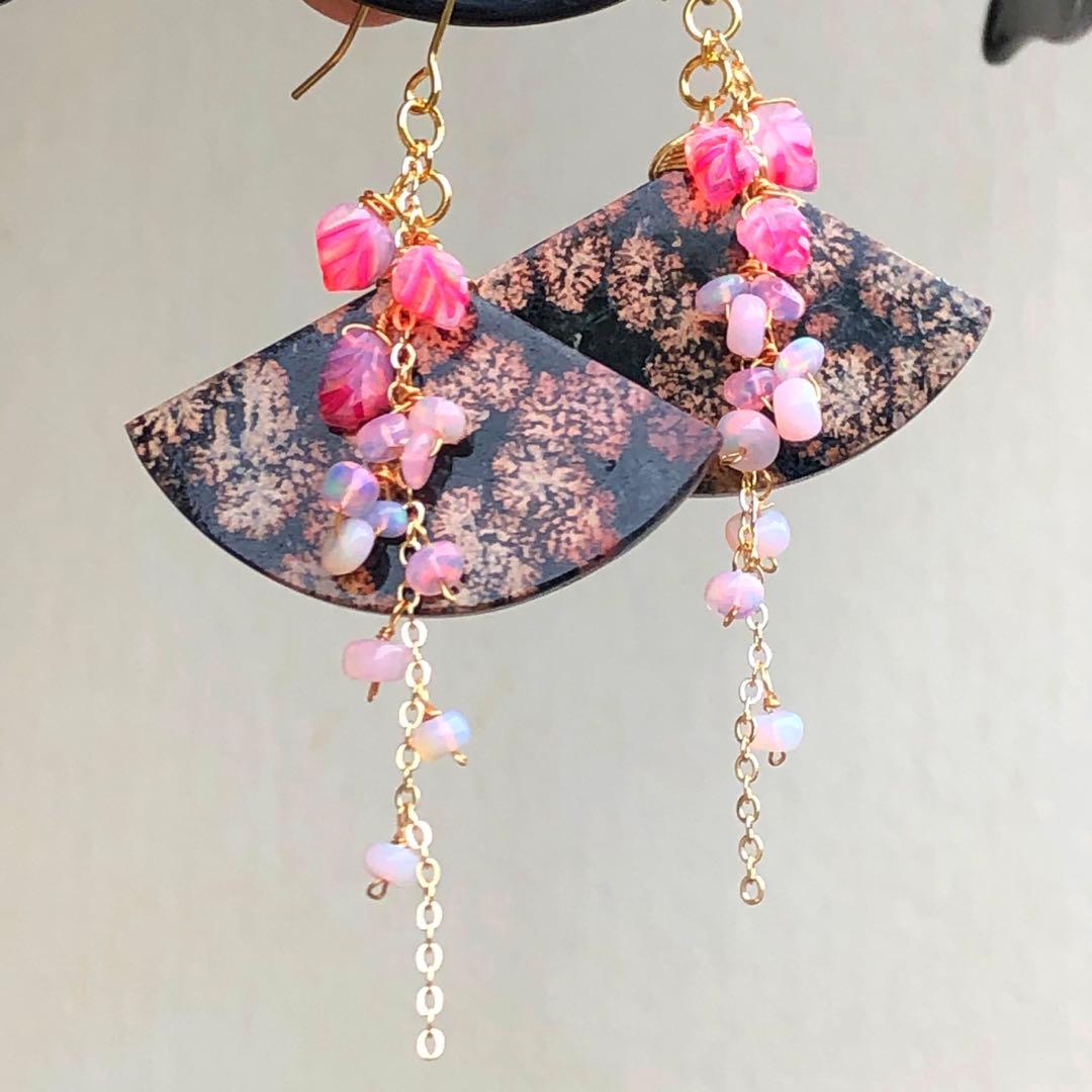 天然石♡レア♡桜舞散るレッドスノーフレークオブシディアンのピアス14kgf