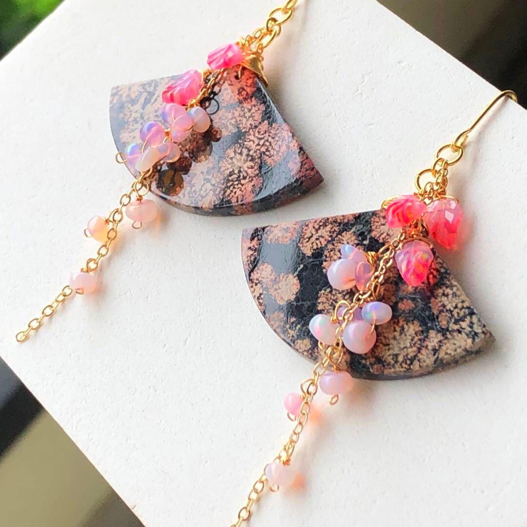 天然石♡レア♡桜舞散るレッドスノーフレークオブシディアンのピアス14kgf