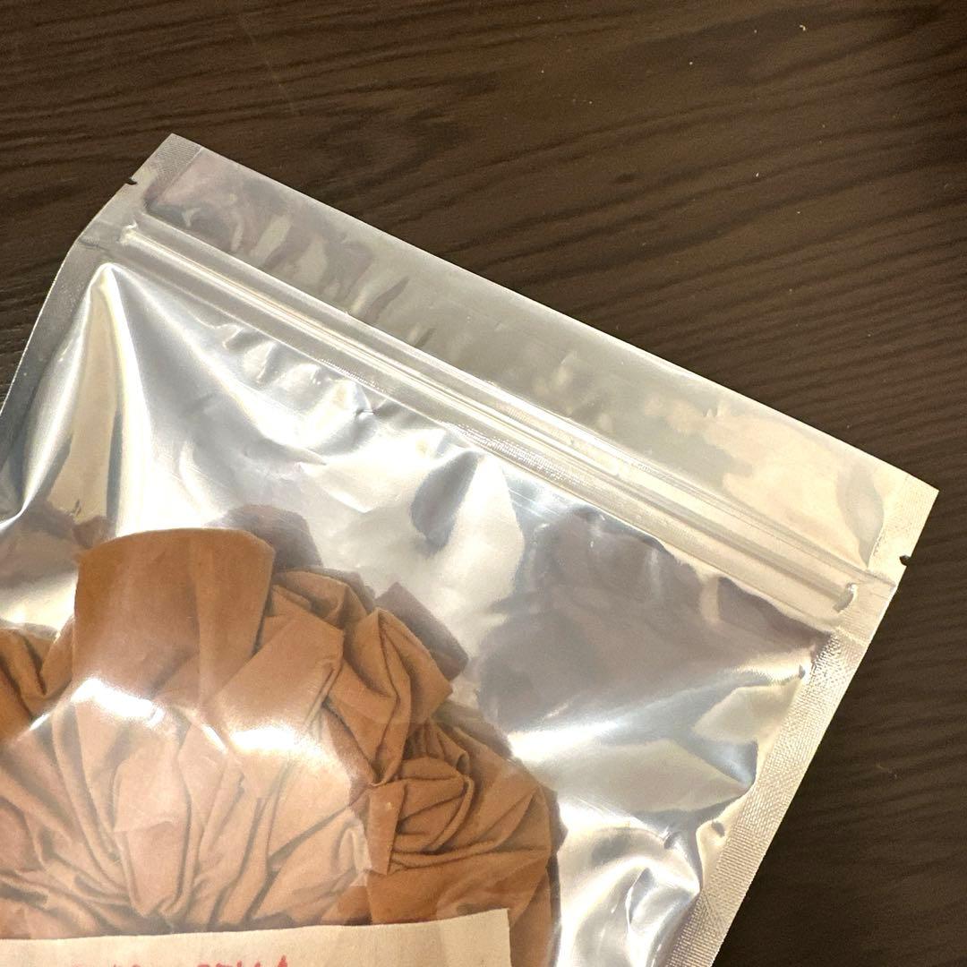 BELLA Big シュシュ キャメル 新品未開封 ヘアゴム　ヘアアクセサリー