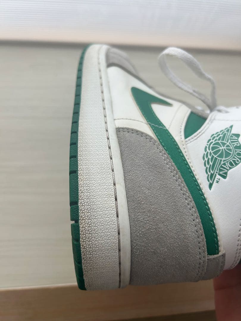 NIKE AIR JORDAN 1 MID ホワイト グリーン グレー