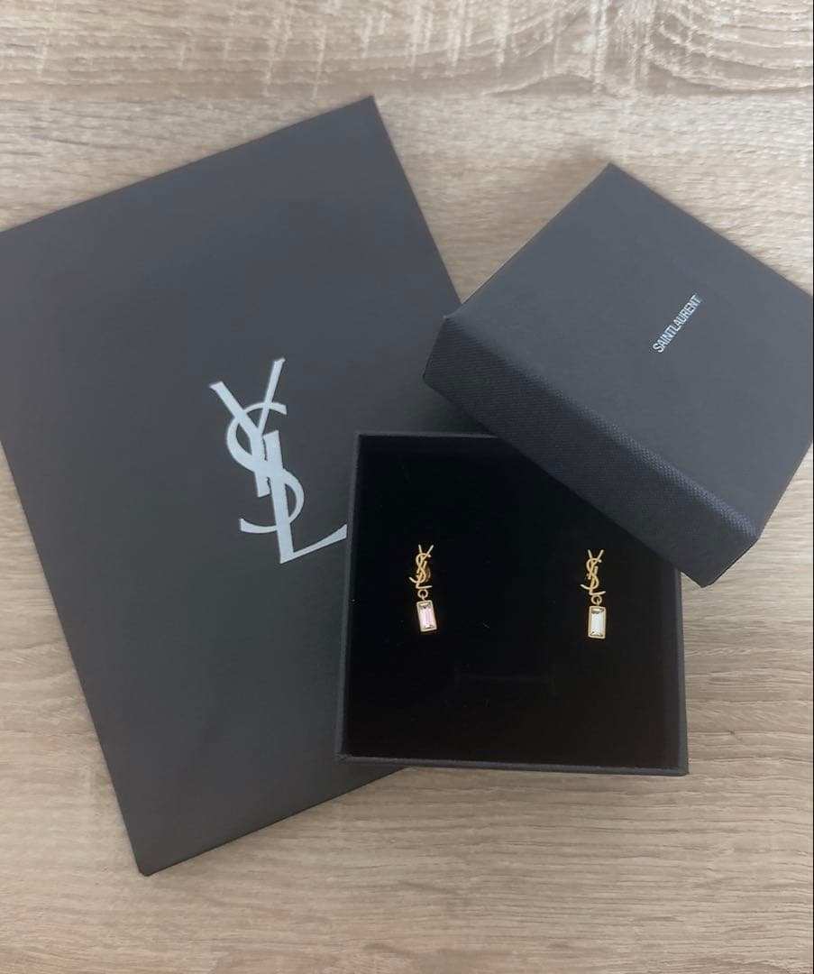 【Saint Laurent】カサンドラ ピアス/YSL