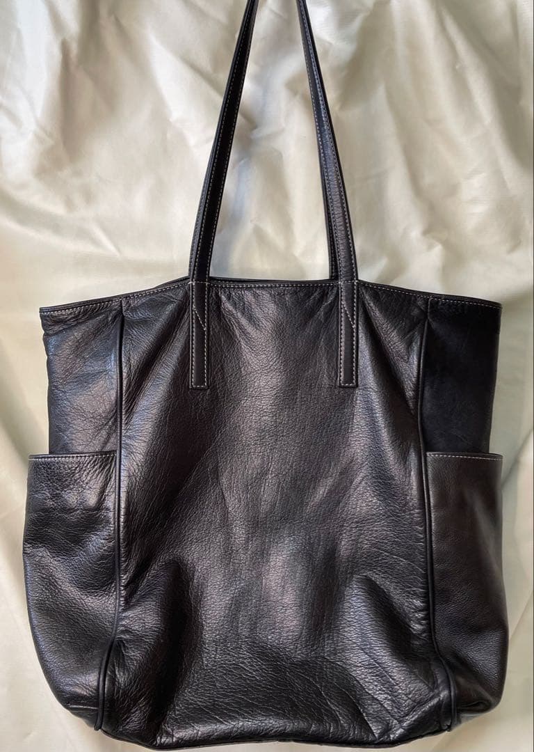 【美品】aniary 黒レザー　トートバッグ 外側ポケット付き　肩掛け　A4