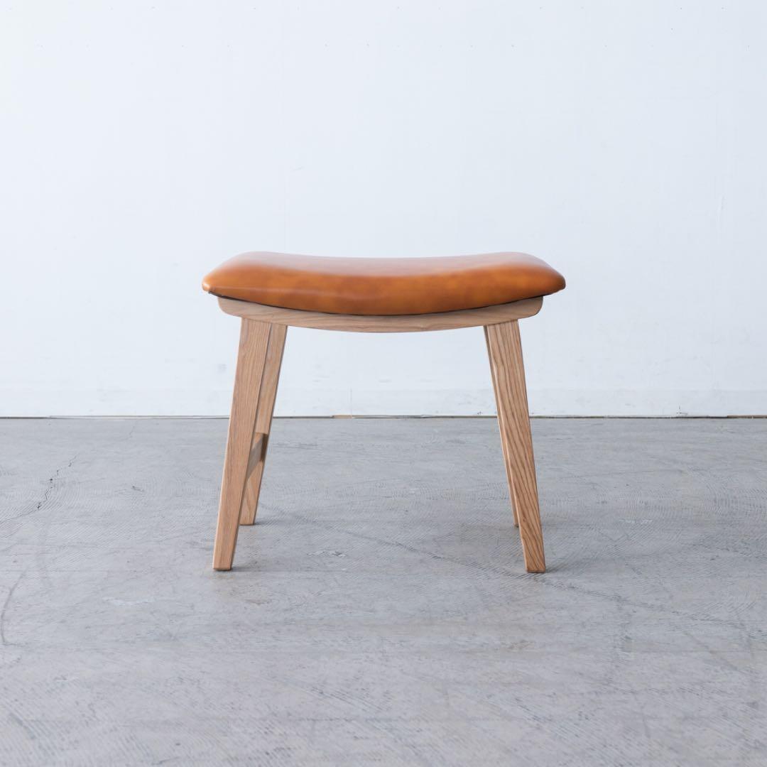 ブラウンレザー スツール 木製脚