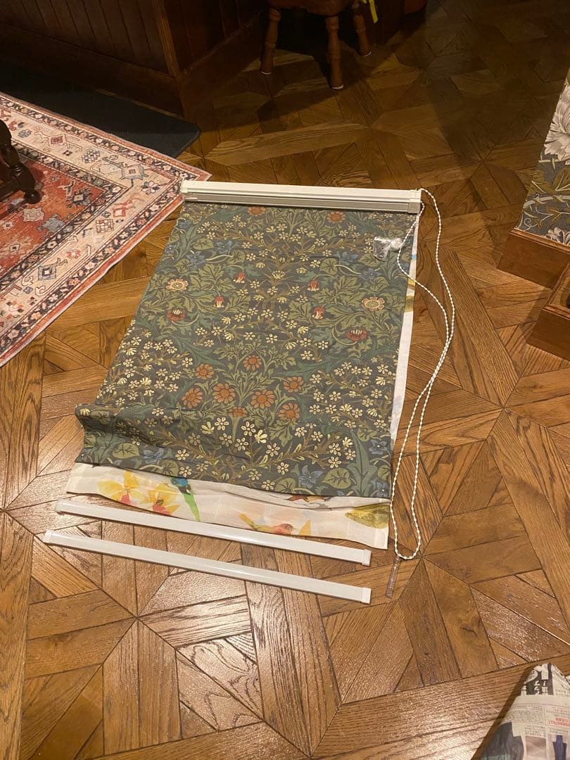 モーリスロールカーテン3セット、表示価額は、一つのみ