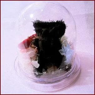 プリザーブドフラワー　黒ネコとレインボーローズドームアレンジ　送料無料