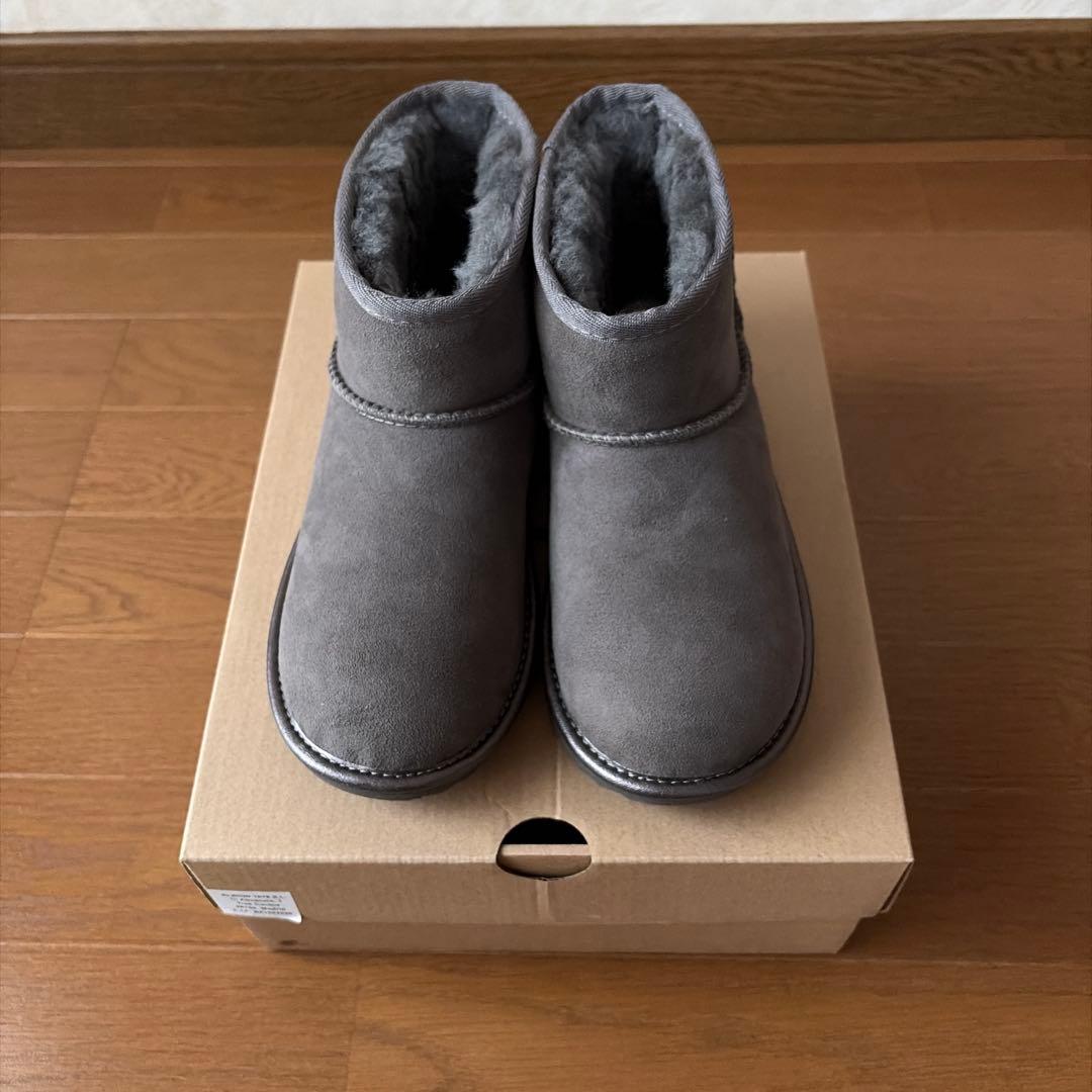 新品UGGムートンブーツ　21cm