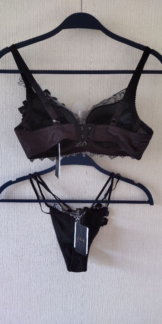 【ルビア】 ワコール サルート VIVA LINE 黒