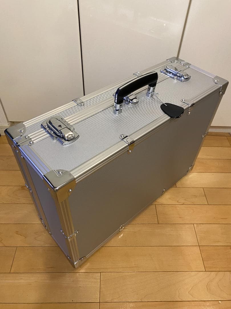 大型アルミトランク 外寸:約55cm×38cm×19cm