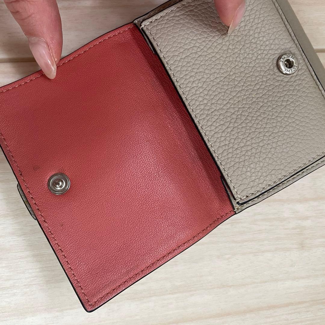 ロエベ　三つ折り財布　ライトオーツ