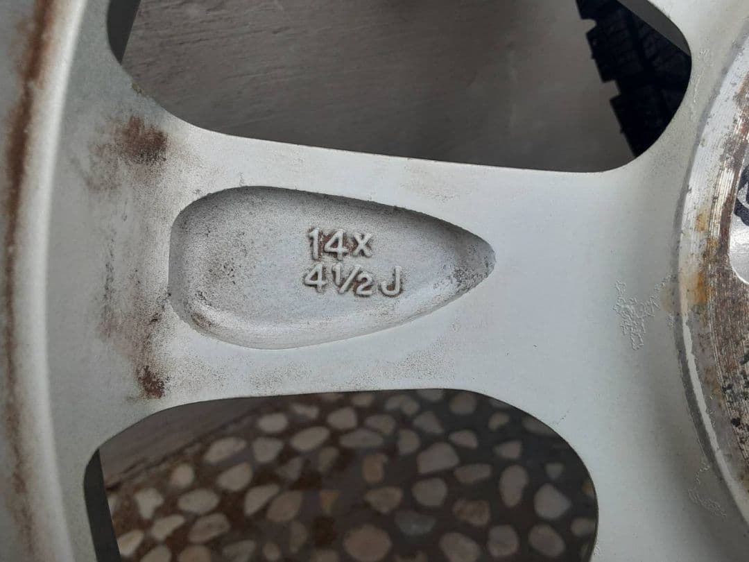 14インチ スタッドレスタイヤ ホイール