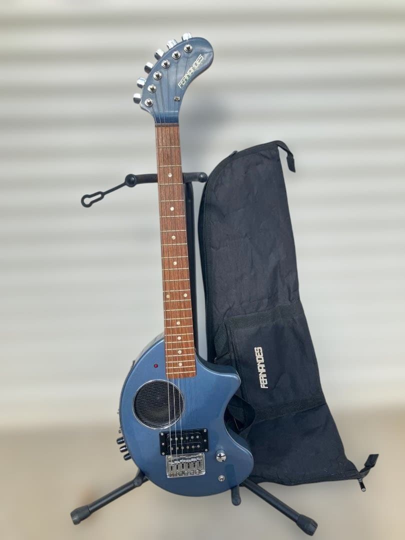 FERNANDES エレキギター 青 ギターケース付き　動作未確認現状品
