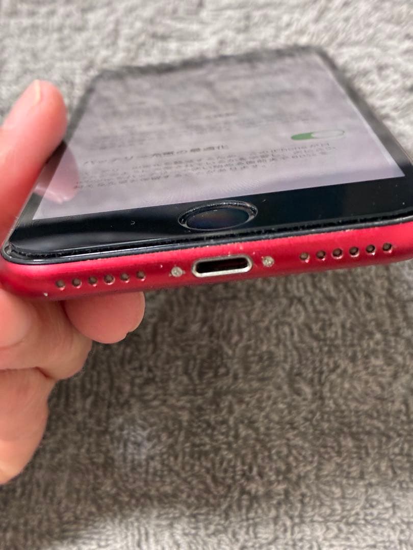 Apple iPhone SE (第2世代) 赤 ケース付き