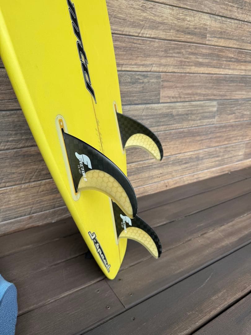 ジャスティス　イエローショートボード トライフィン