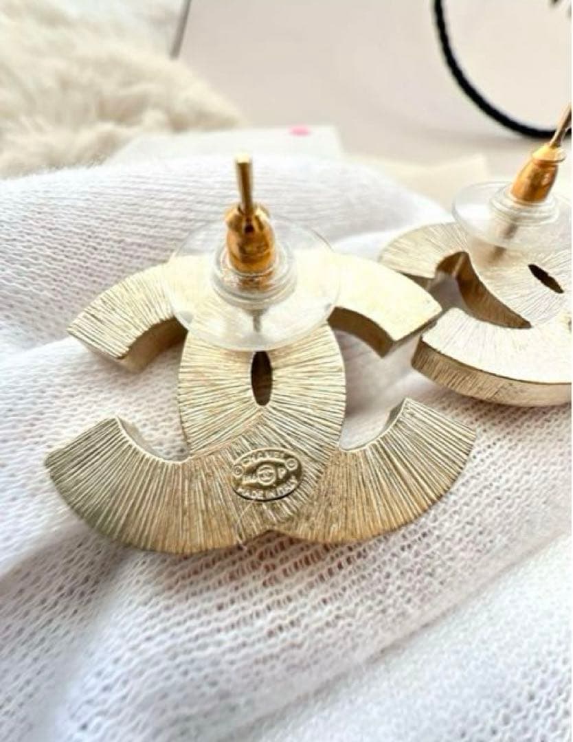 安心の正規品❣️極美品！日本に数点のみ入荷❣️存在感大❣️CHANELピアス【両耳】