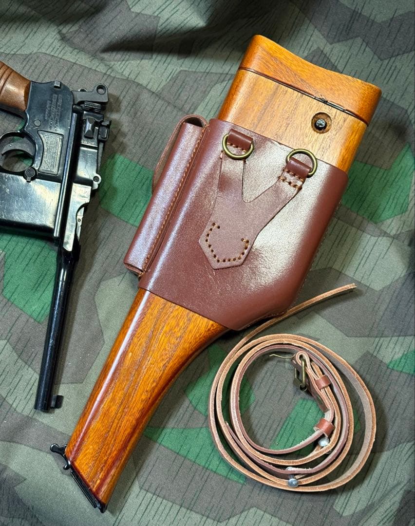 ❷ドイツ軍 モーゼルM712用木製ホルスター&ホルダーとスリング(レプリカ)