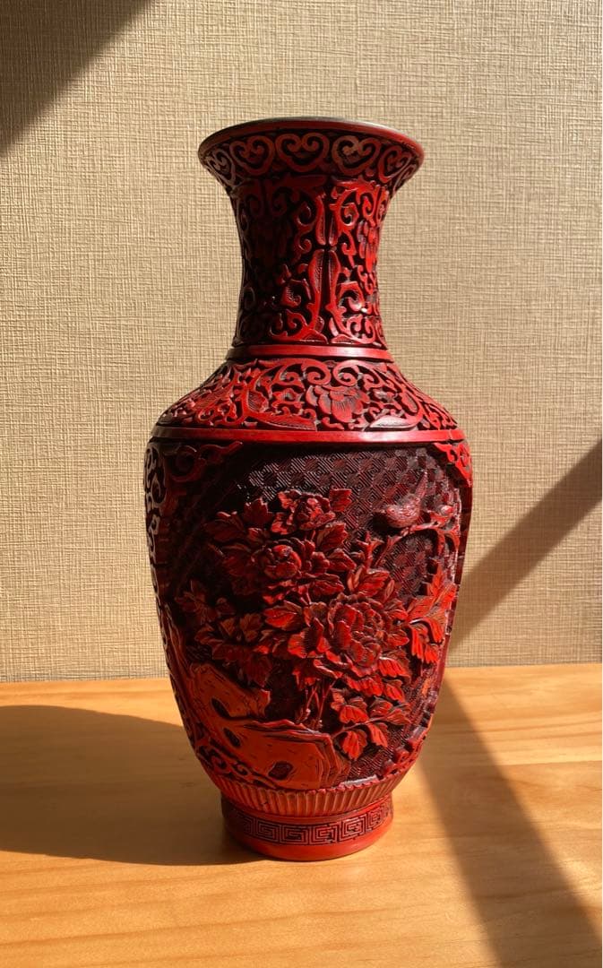 堆朱花文花瓶