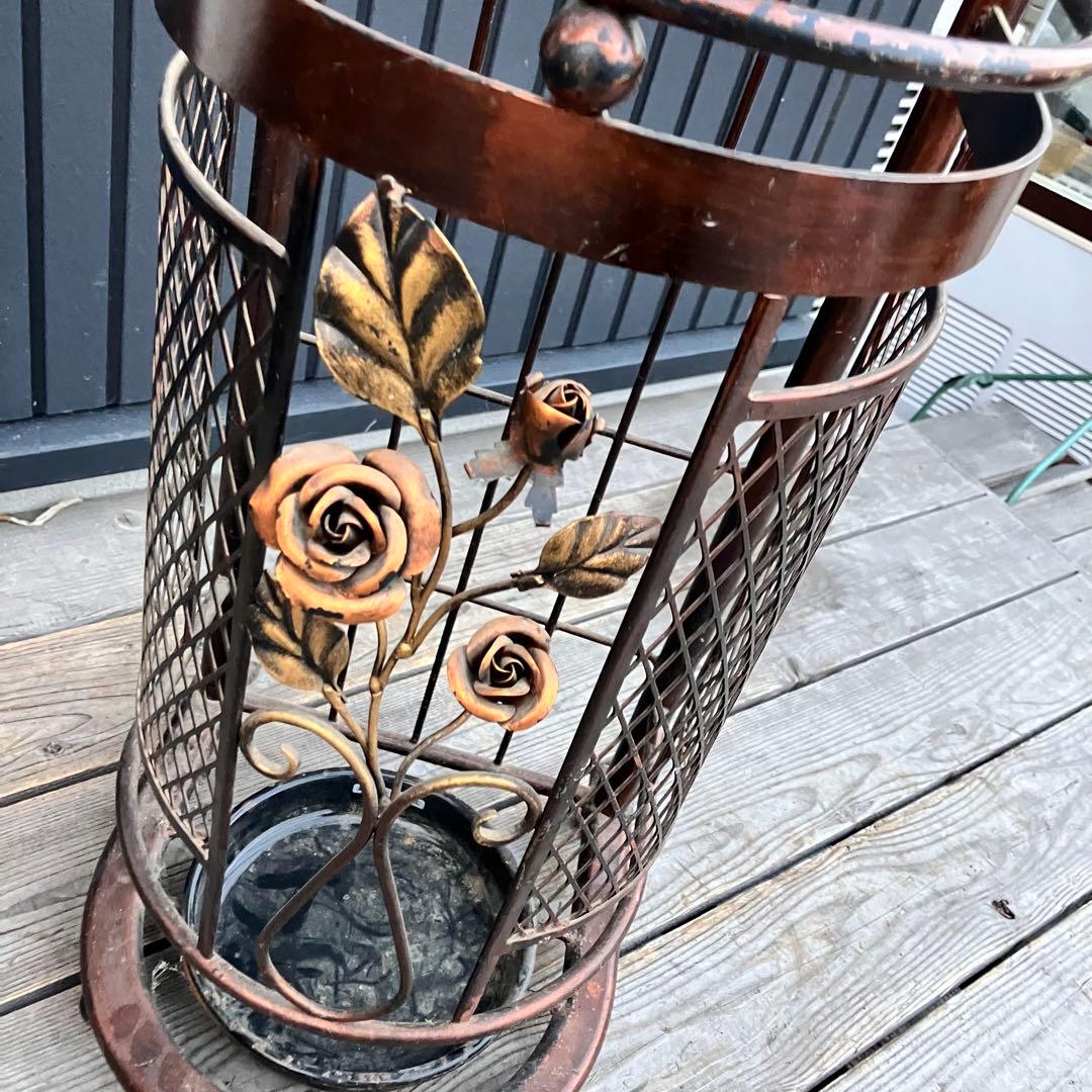 アンティーク 薔薇モチーフ 傘立て付きアイアンスタンドミラー 鏡 バラビンテージ