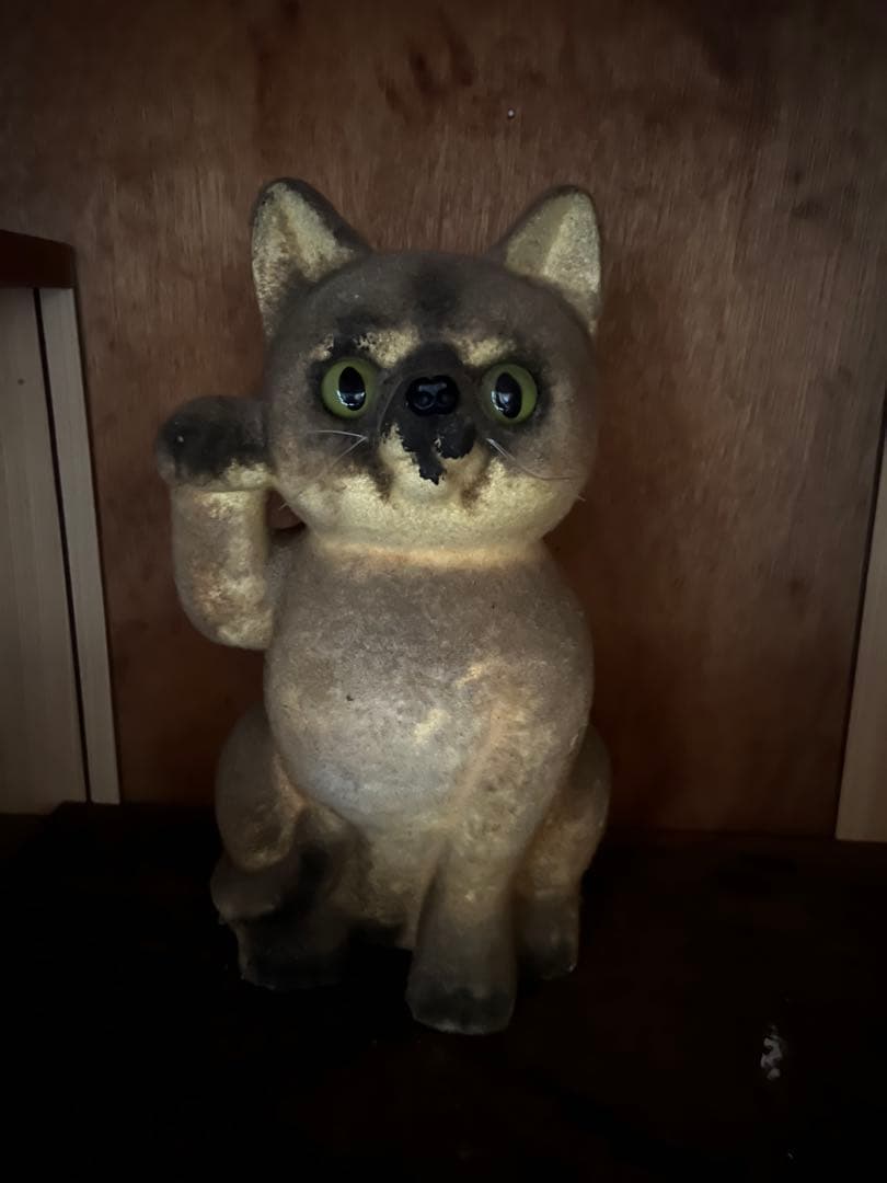 【曰く付き】　招く猫