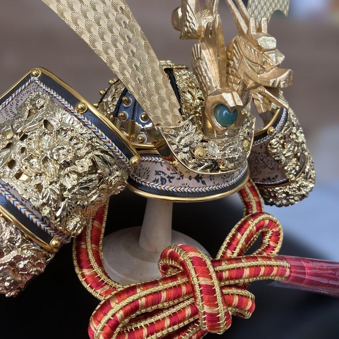 五月人形　兜　台座付き