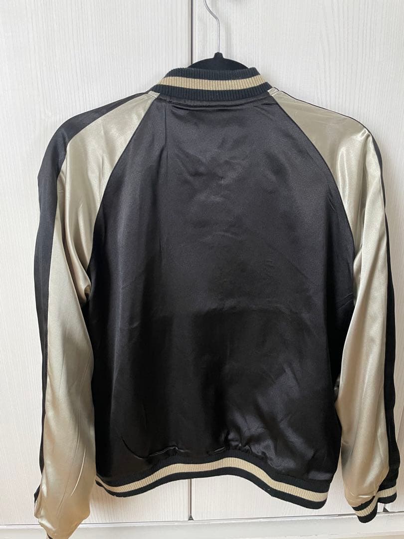 A MAN of ULTRA × Switch Planningコラボスカジャン