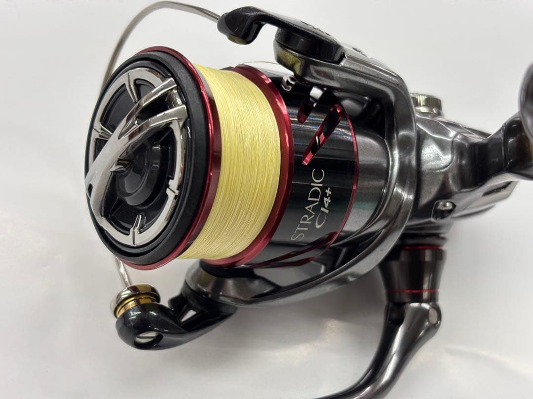中古　シマノ　16ストラディックCI4＋2500S スピニングリール