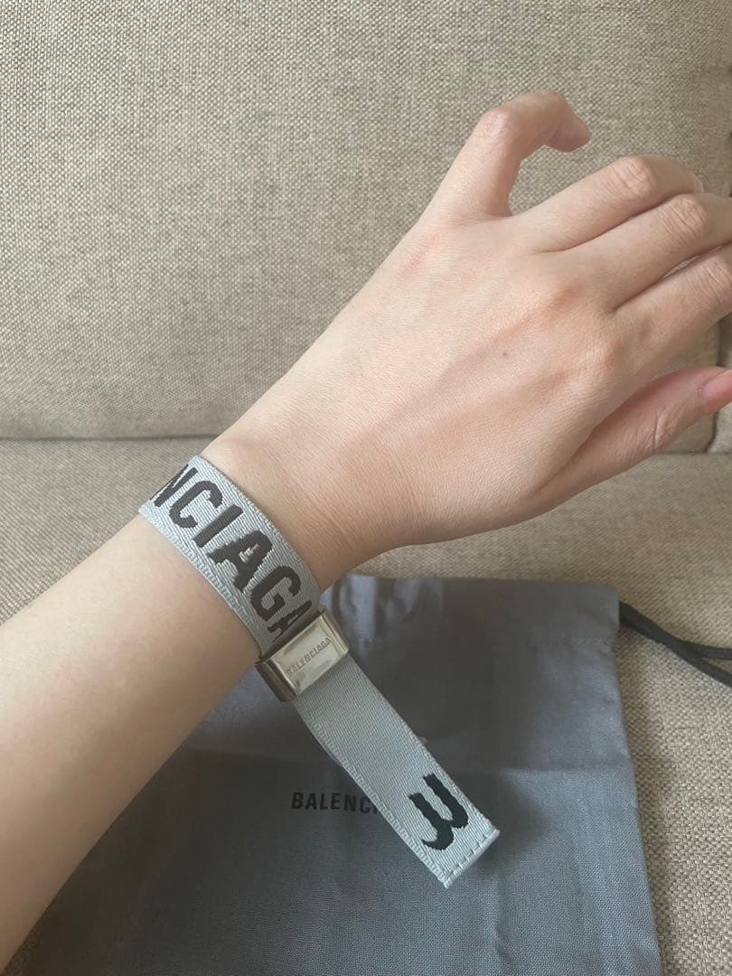 BALENCIAGA バングル　ブレスレット グレー　７月末まで出品
