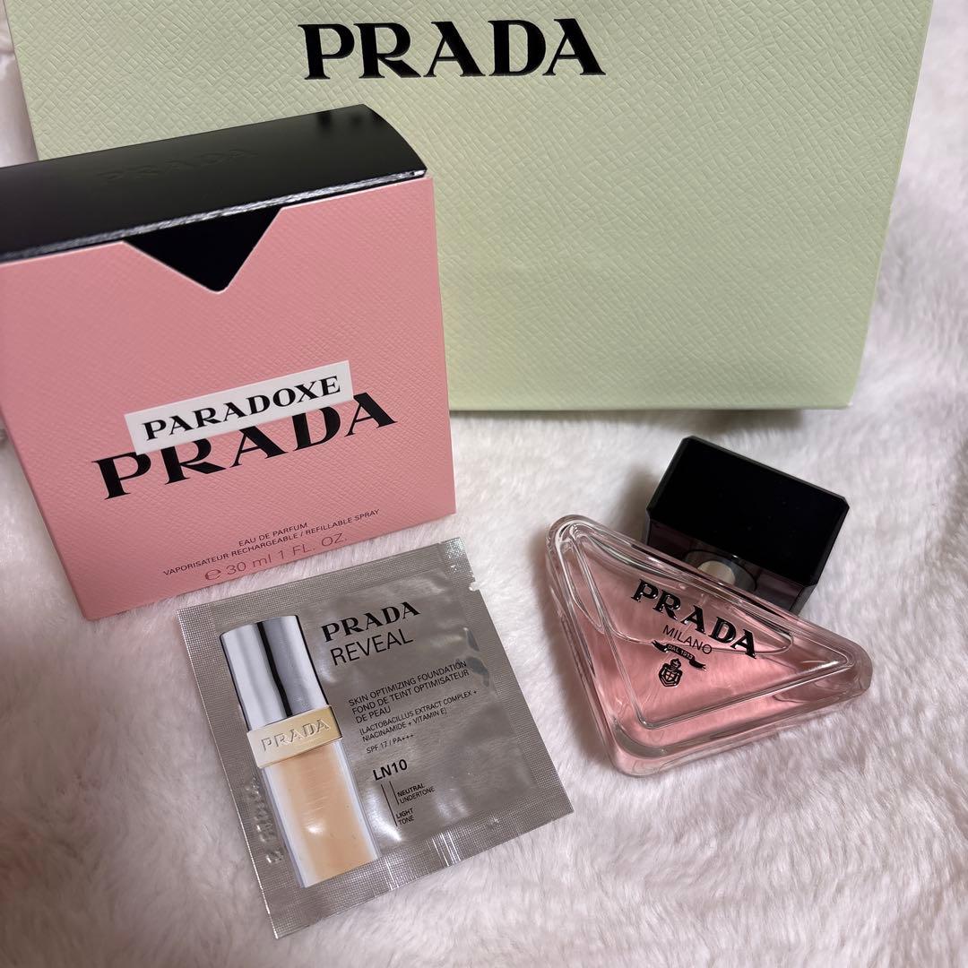 美品PRADA オードパルファム 30ml ギフトバッグ、サンプル付き