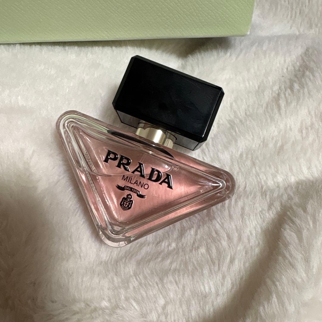 美品PRADA オードパルファム 30ml ギフトバッグ、サンプル付き