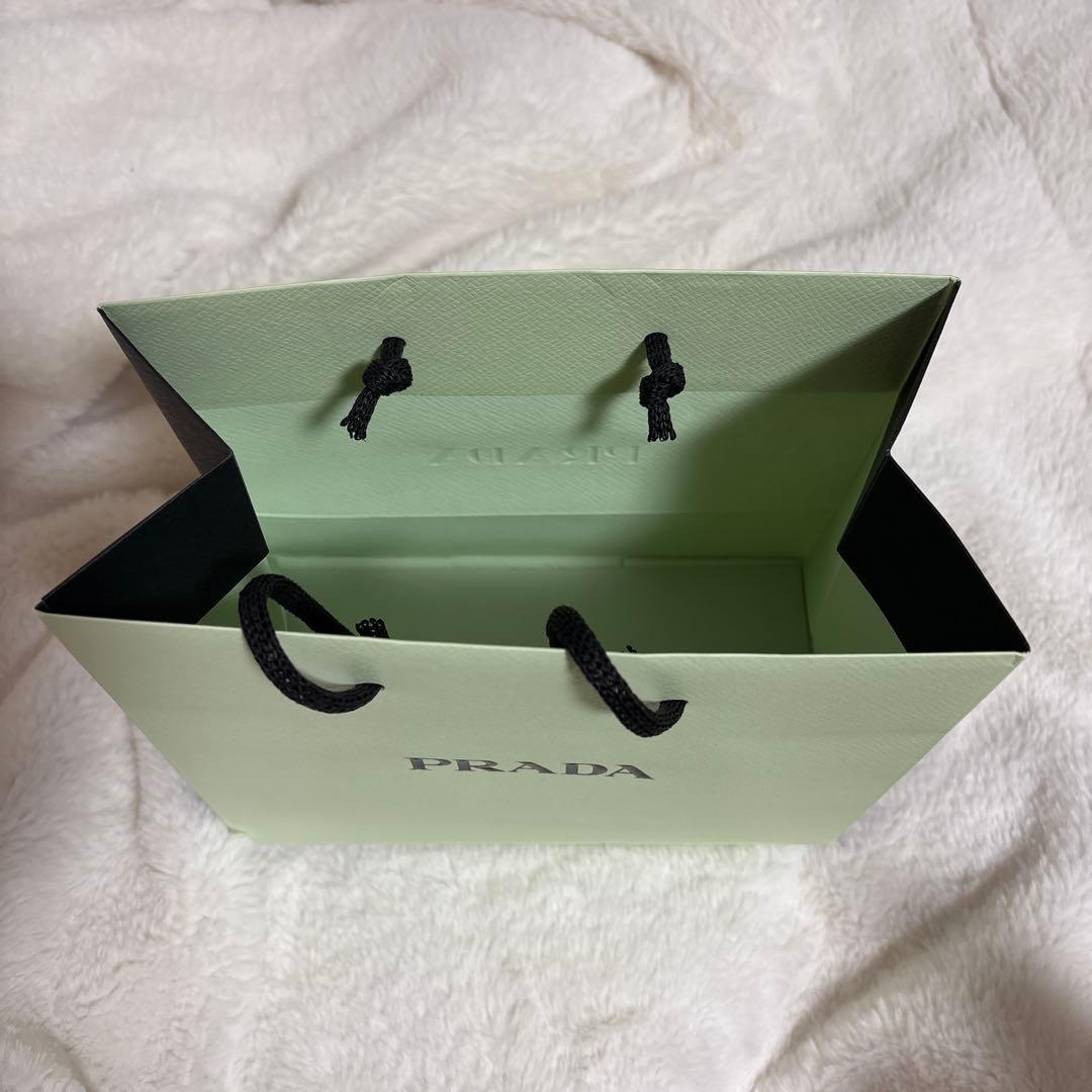 美品PRADA オードパルファム 30ml ギフトバッグ、サンプル付き