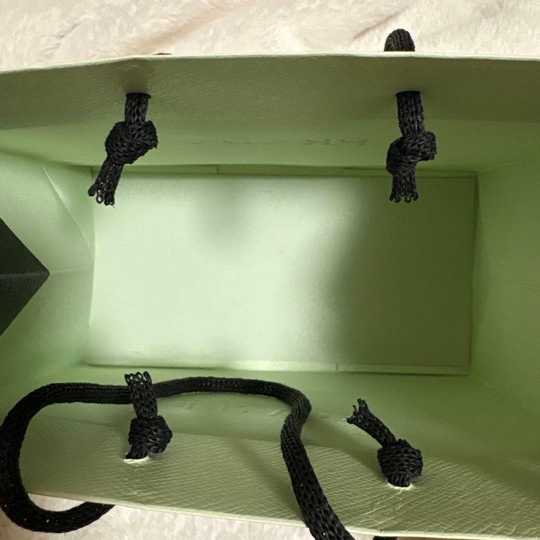 美品PRADA オードパルファム 30ml ギフトバッグ、サンプル付き