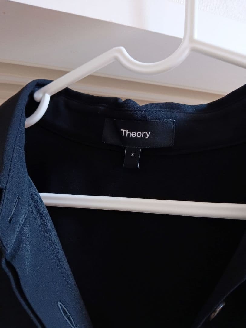 Theory ブラック シャツ Sサイズ