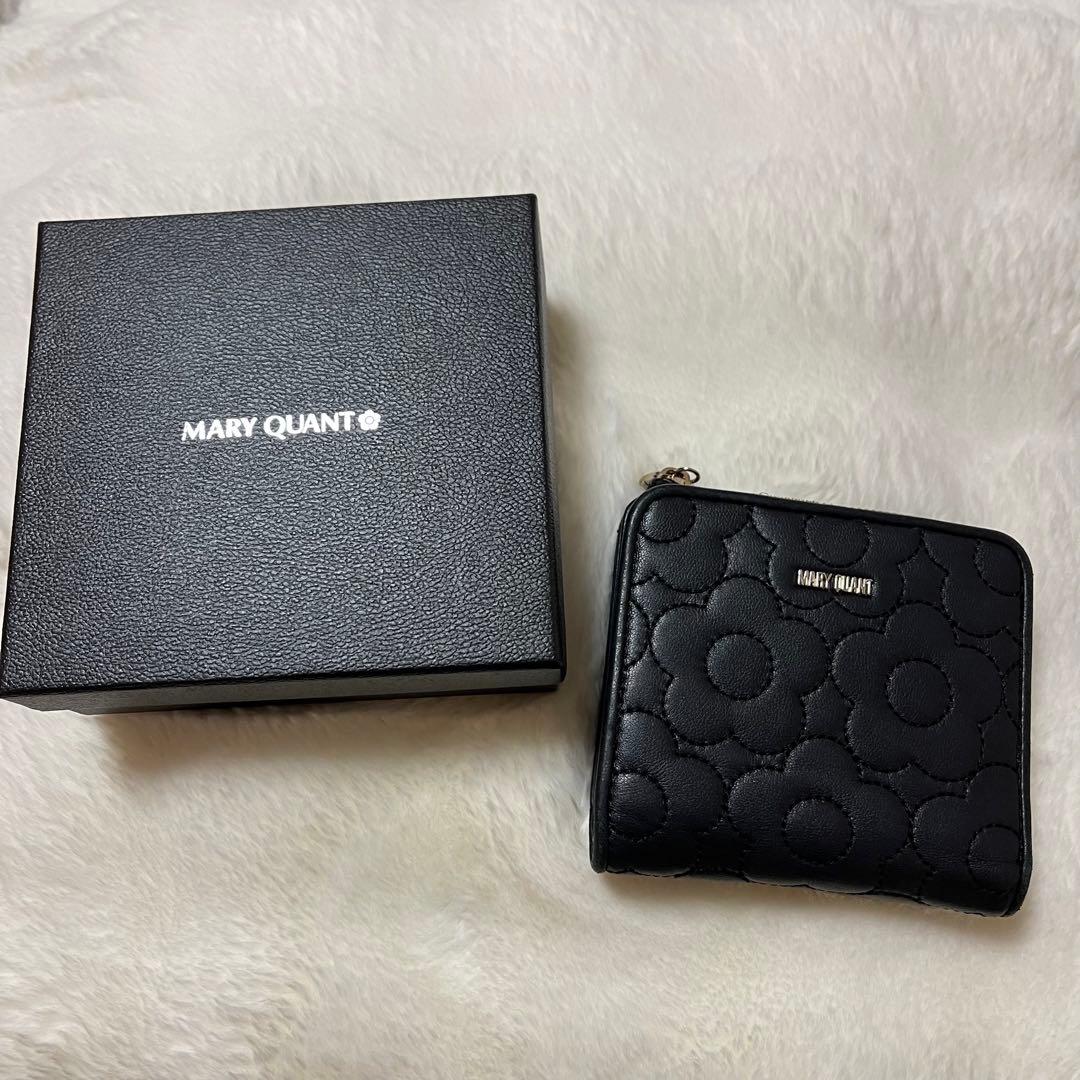 MARY QUANT キルトフォームデイジー ウォレット ブラック