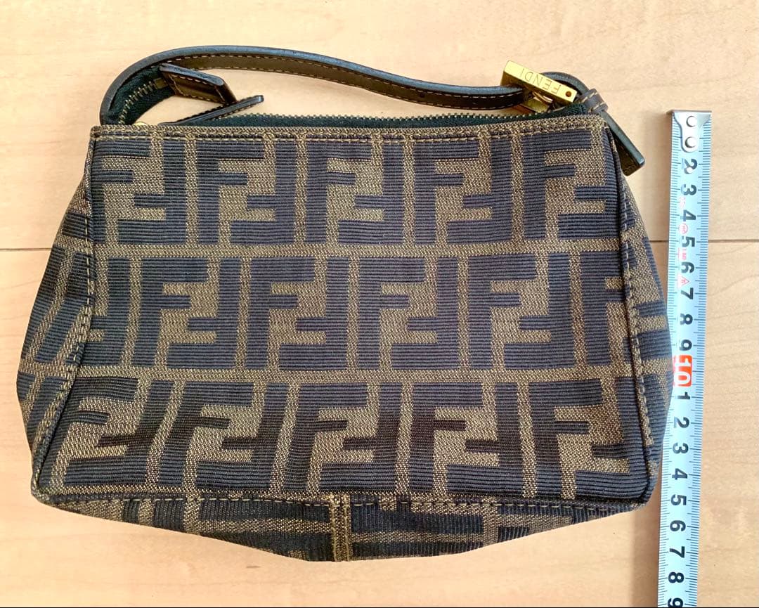 フェンディ ズッカ柄ミニハンド ポーチ