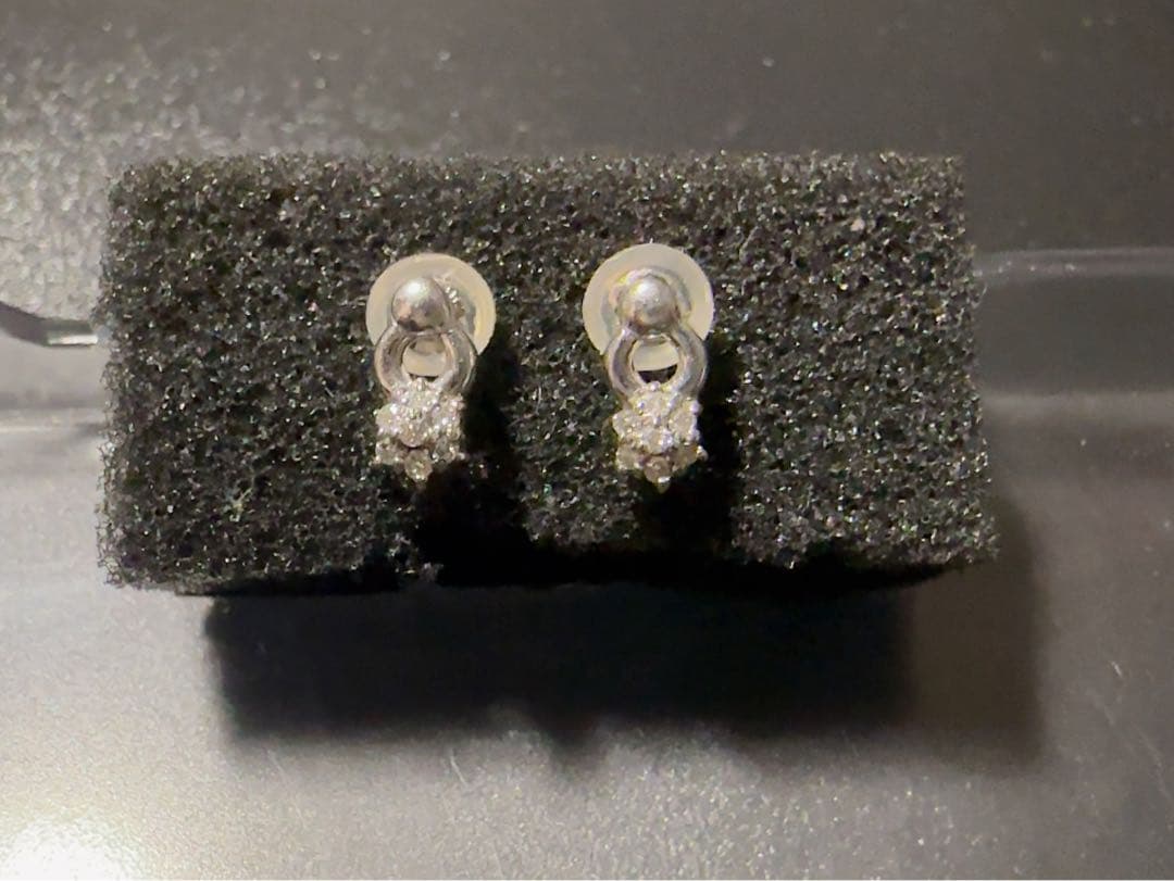 K14WG 刻印あり ホワイトゴールド 0.07ct ダイアモンド ピアス